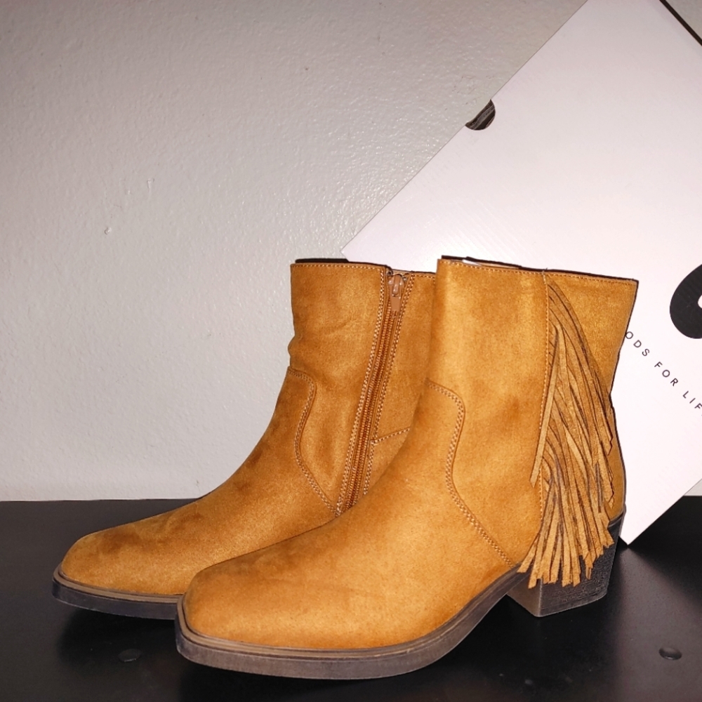 NEW SO Women's Old Fashion Fringe Western Ankle Boots SIZE 8.5